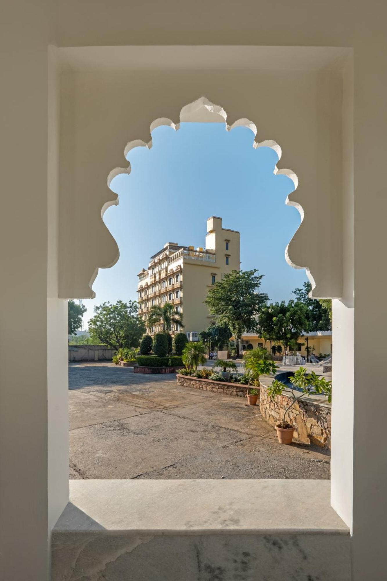 Sterling Balicha Udaipur Hotel Ngoại thất bức ảnh