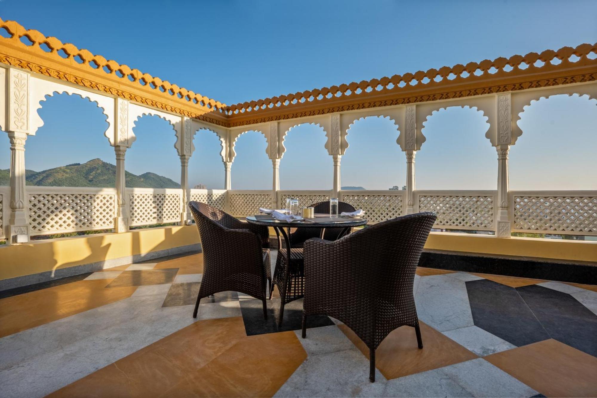 Sterling Balicha Udaipur Hotel Ngoại thất bức ảnh