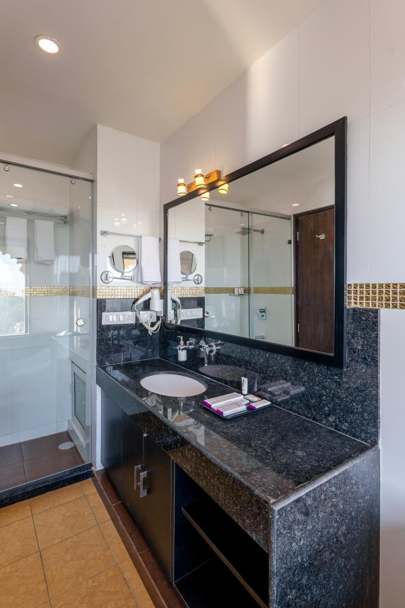 Sterling Balicha Udaipur Hotel Ngoại thất bức ảnh