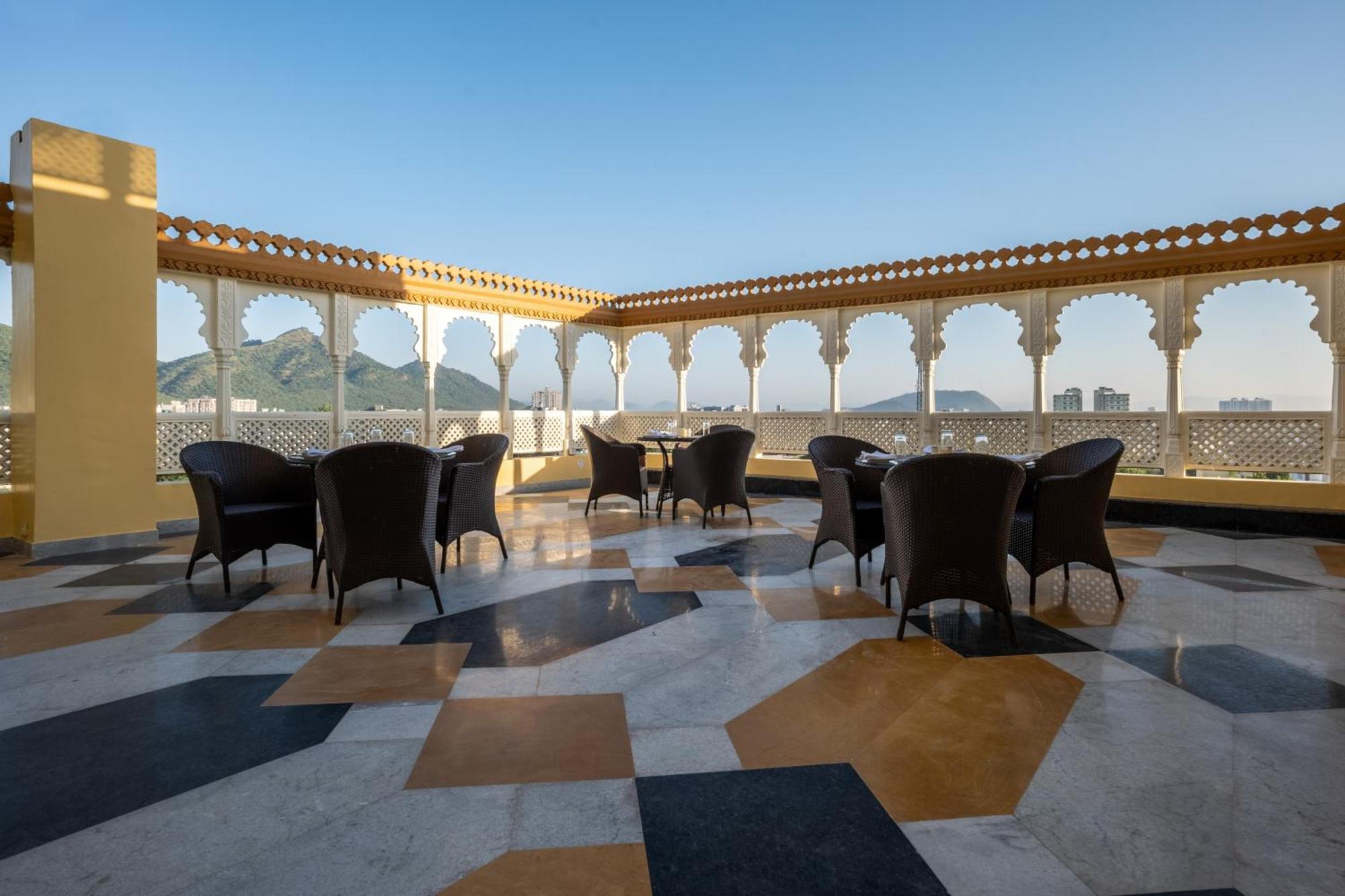 Sterling Balicha Udaipur Hotel Ngoại thất bức ảnh