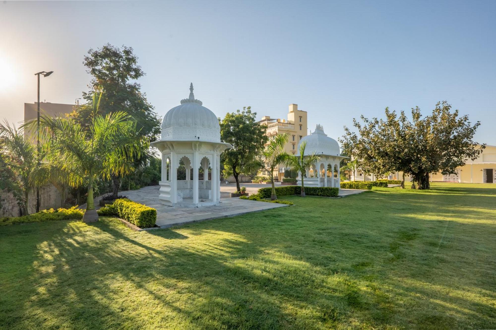 Sterling Balicha Udaipur Hotel Ngoại thất bức ảnh